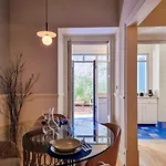 W. Lots Of In A Beautiful Terrace Apartamento