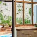 W. Lots Of In A Beautiful Terrace Apartamento