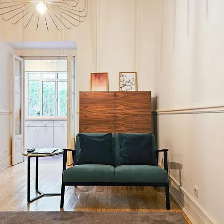 W. Lots Of In A Beautiful Terrace Apartment Lisbon