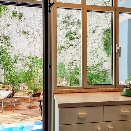 W. Lots Of In A Beautiful Terrace Appartement